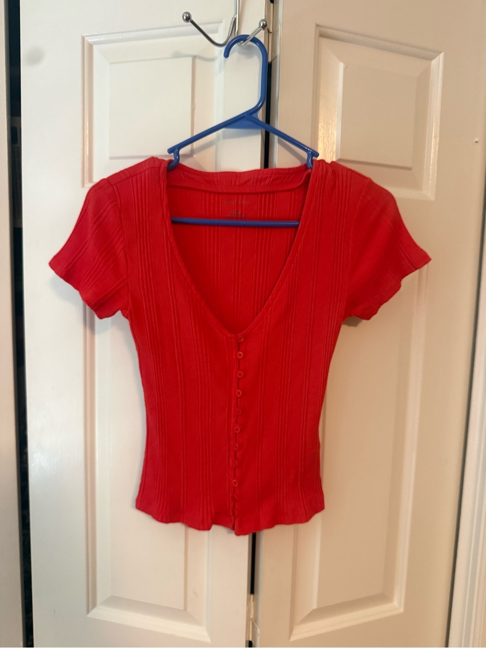 Women's Anthropologie Red Ribbed Button-Up Short Sleeve Knit Top